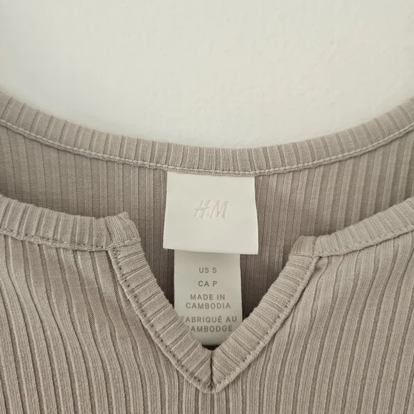 H&M Ribbed V-Neck Bodysuit - Taupe - Picture 5 of 6